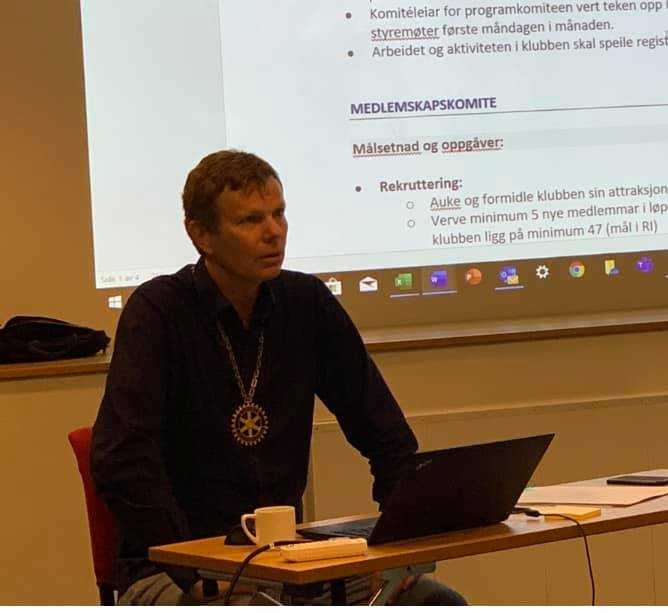 Kaffemøte med informasjon fra presidenten.